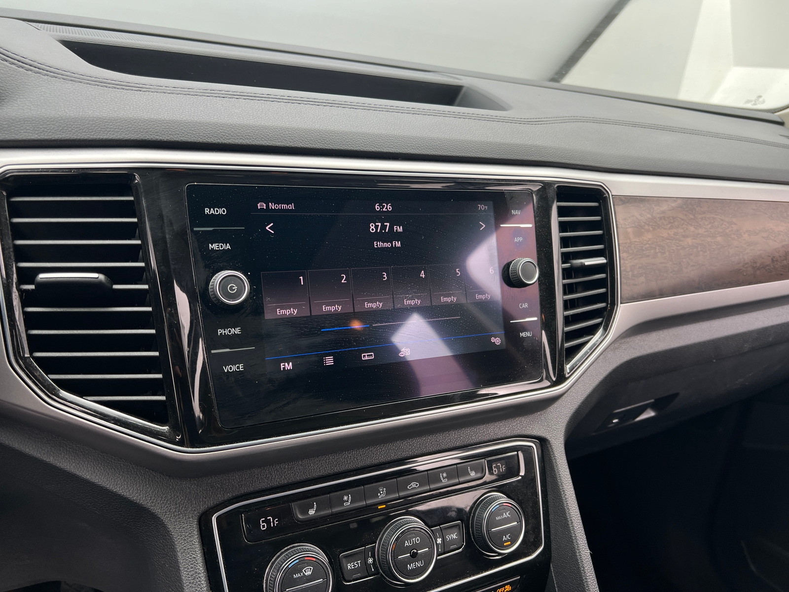 Thumbnail: 2018 Volkswagen Atlas - 3