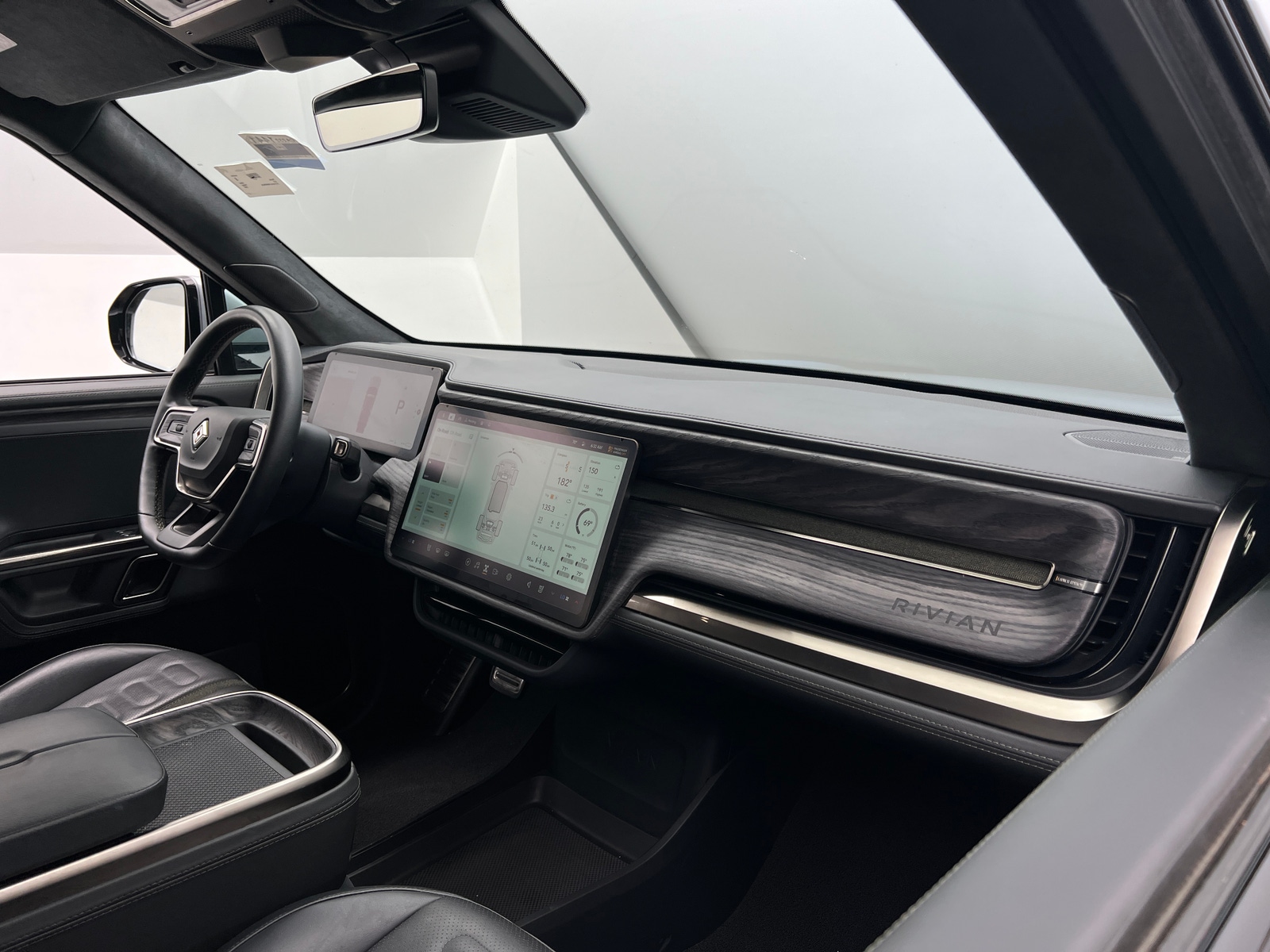 Thumbnail: 2022 Rivian R1T - 2