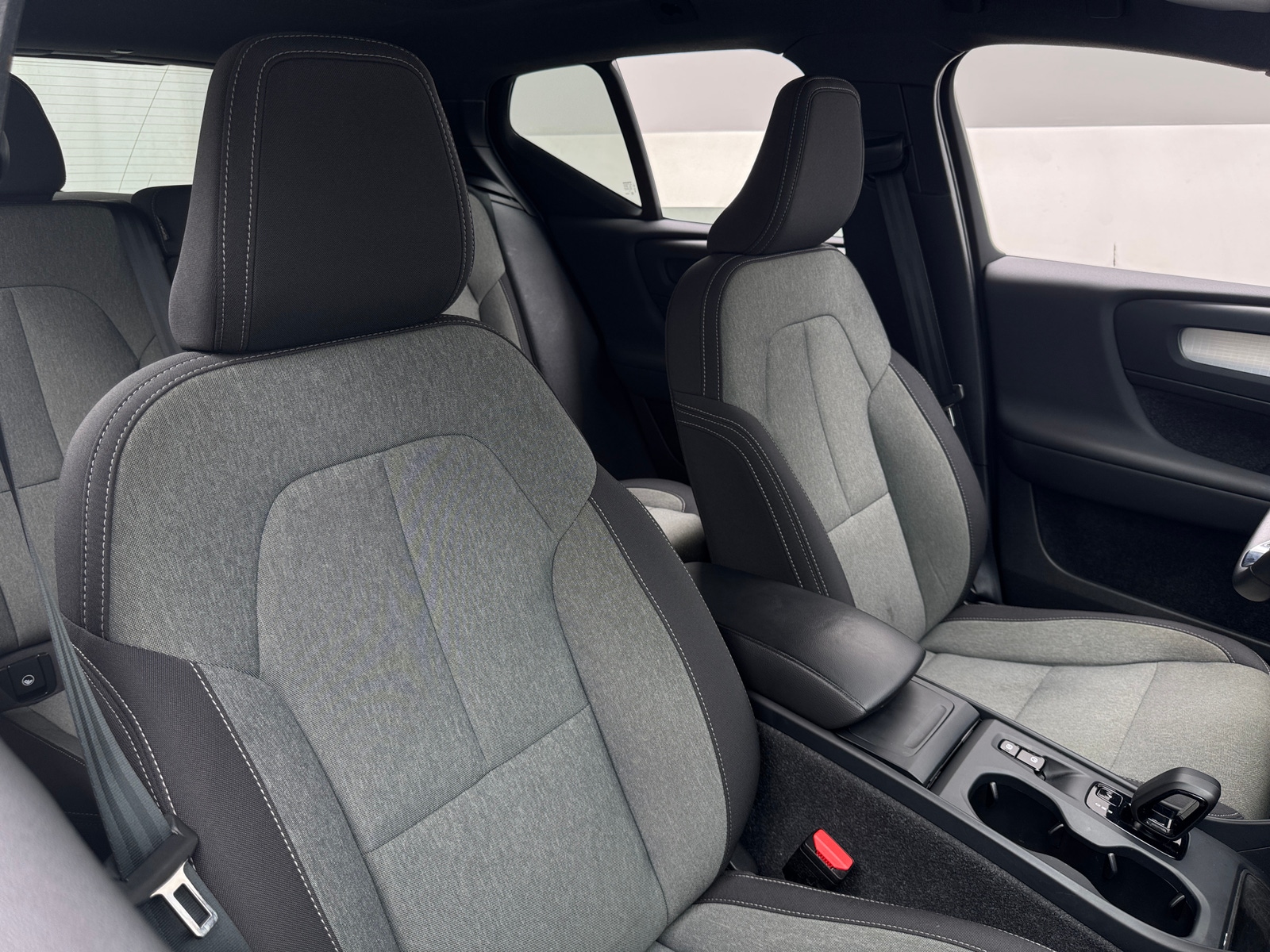 Thumbnail: 2024 Volvo XC40 - 2