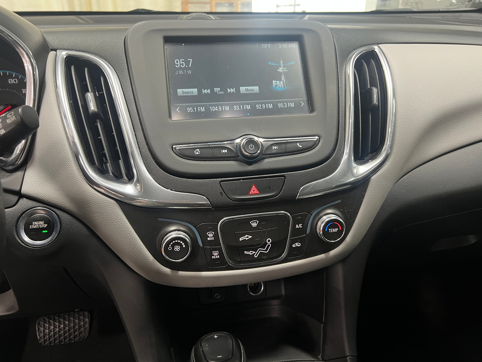 Thumbnail: 2018 Chevrolet Equinox - 4