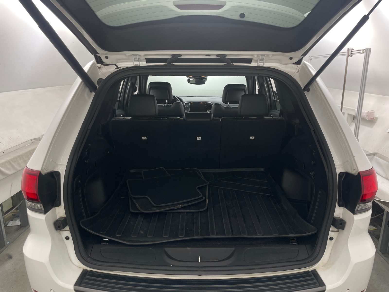 Thumbnail: 2021 Jeep Grand Cherokee - 6