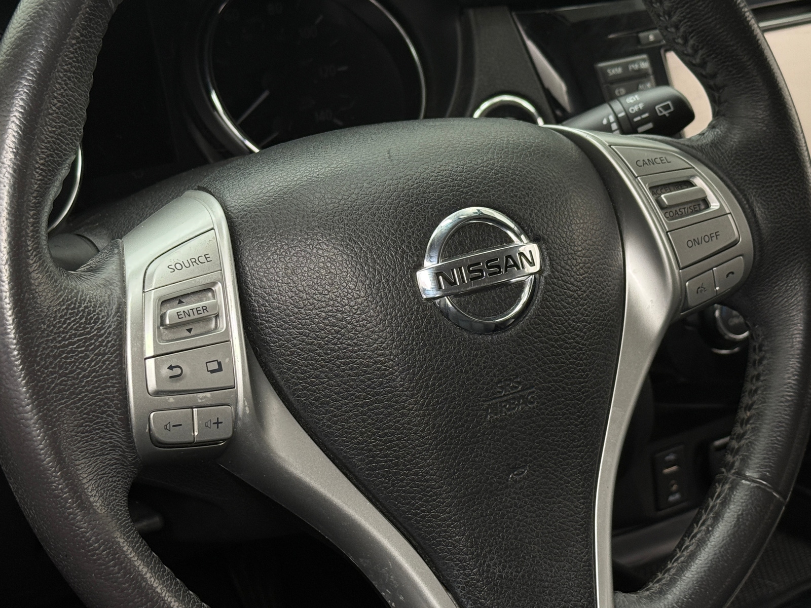 Thumbnail: 2015 Nissan Rogue - 4