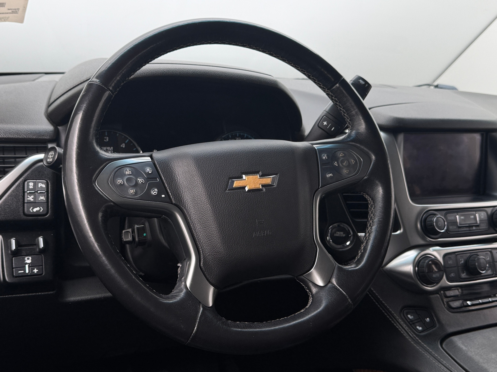 Thumbnail: 2019 Chevrolet Tahoe - 4