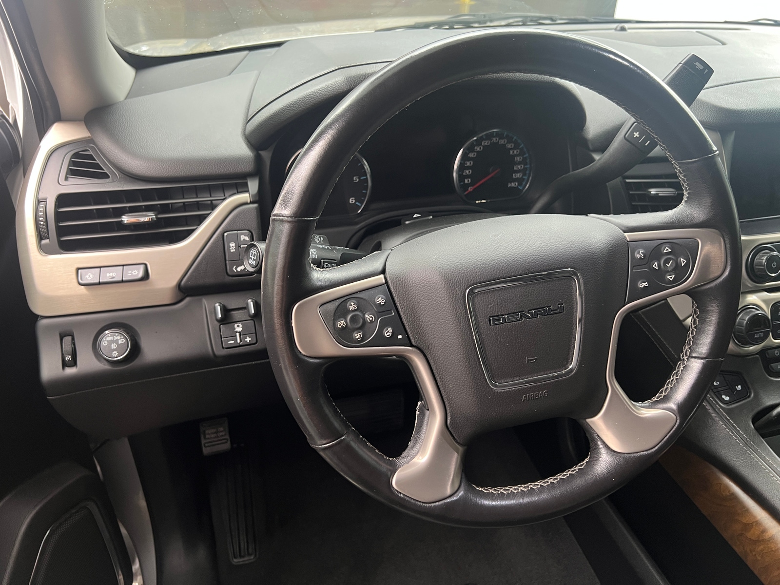 Thumbnail: 2020 GMC Yukon XL - 4