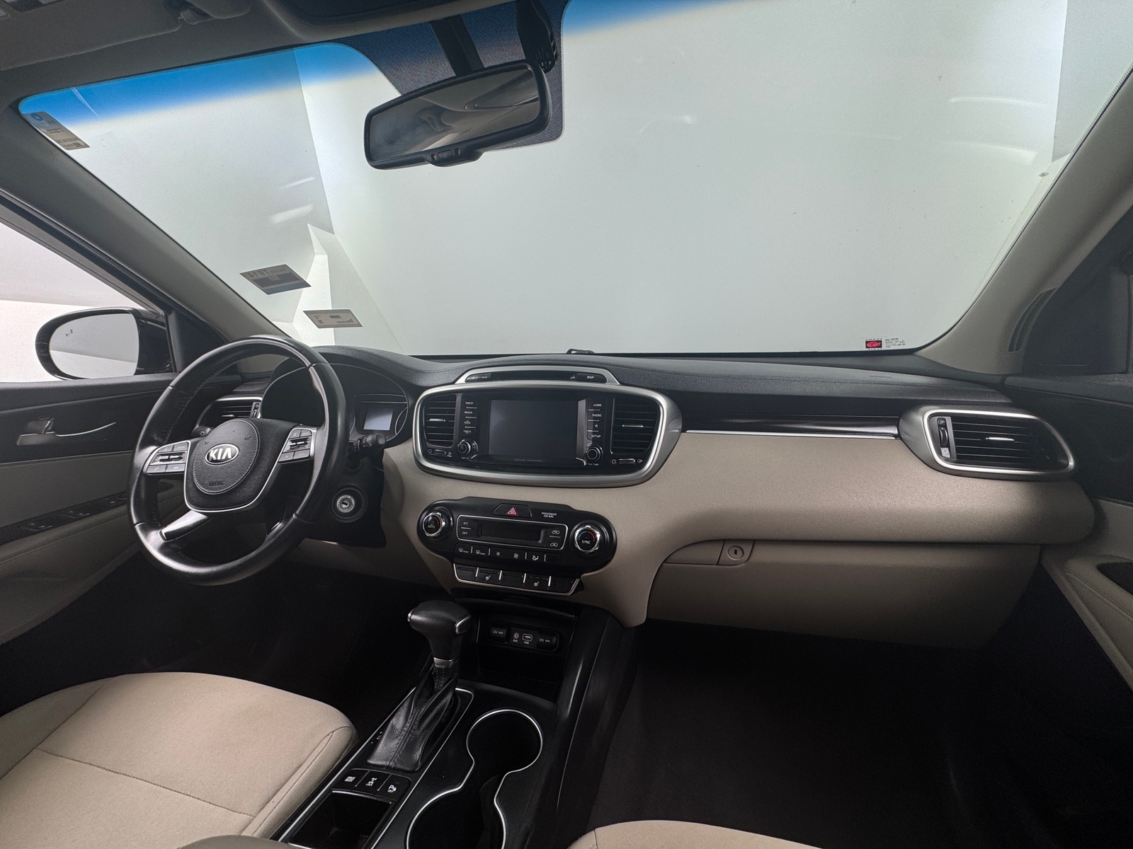 Thumbnail: 2019 Kia Sorento - 3