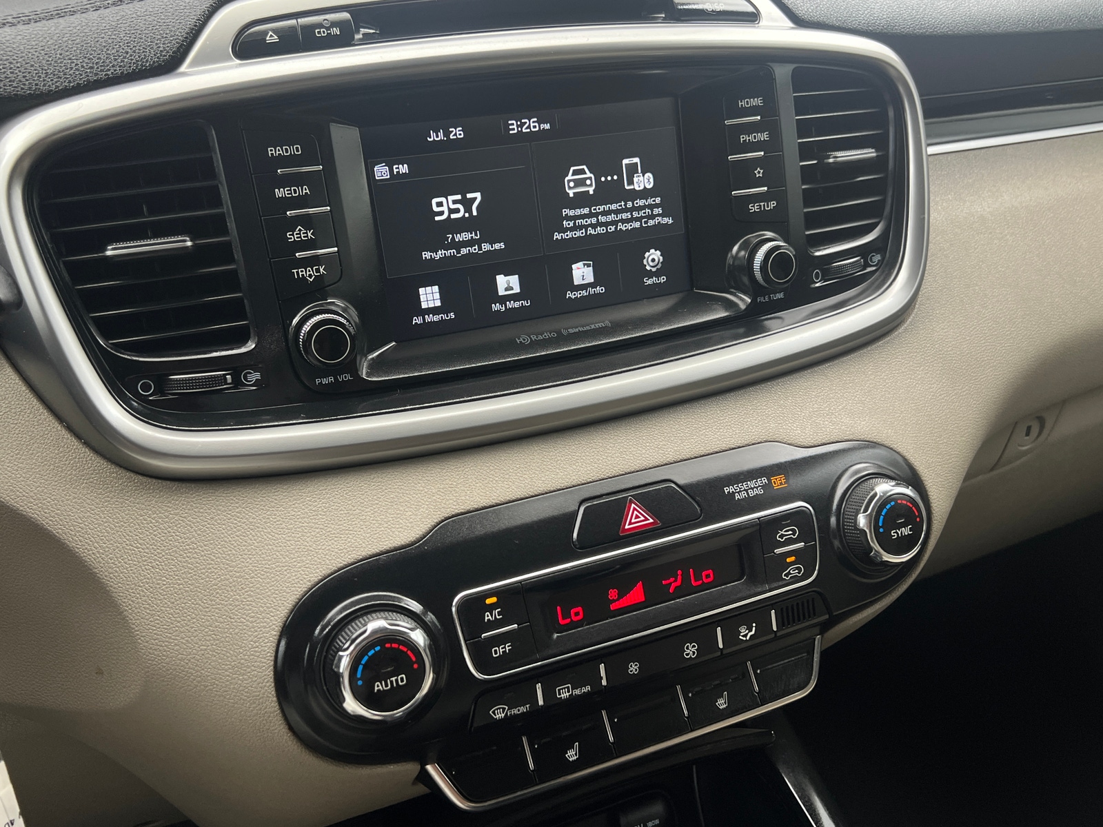 Thumbnail: 2019 Kia Sorento - 4