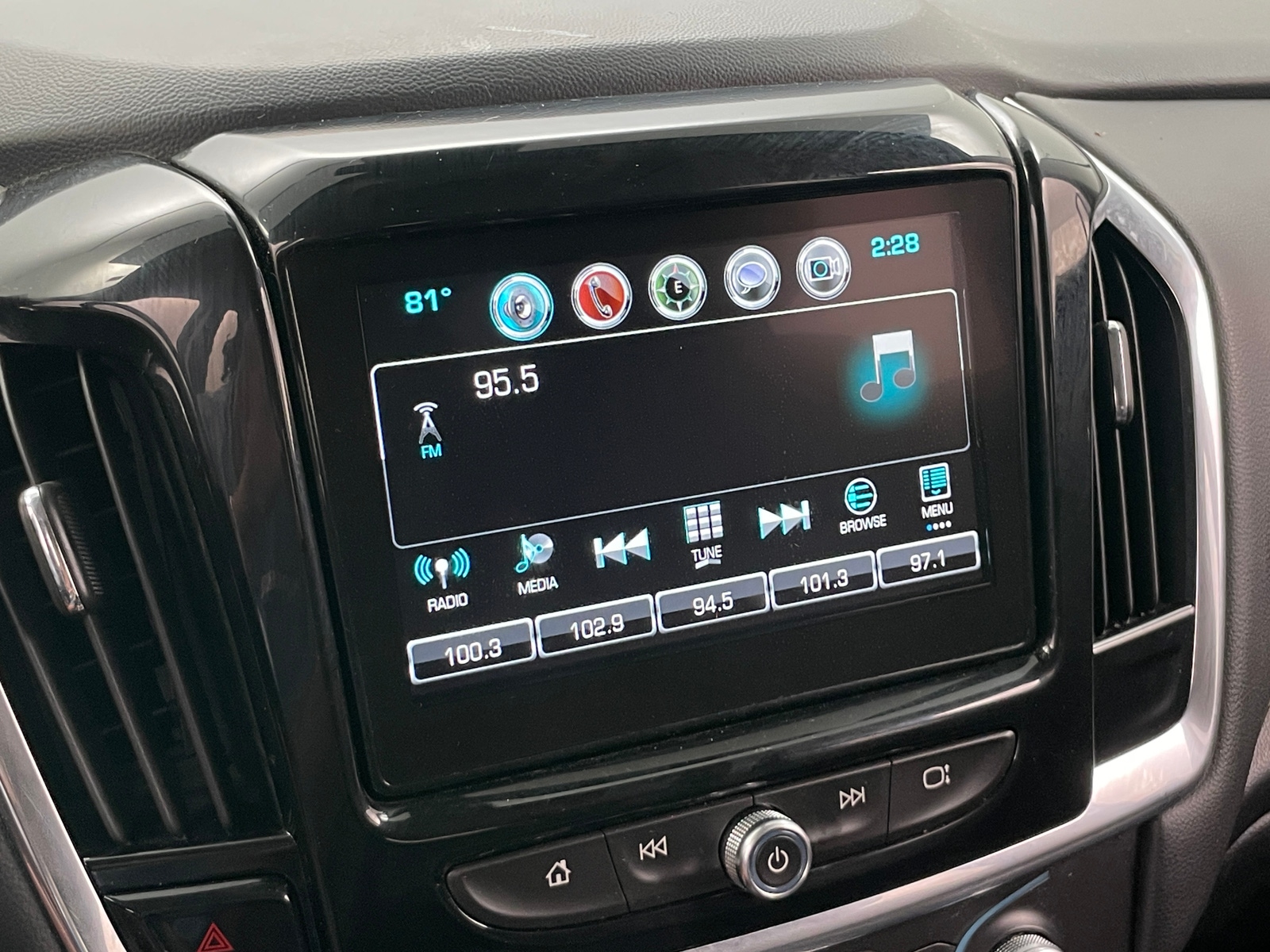 Thumbnail: 2018 Chevrolet Traverse - 3
