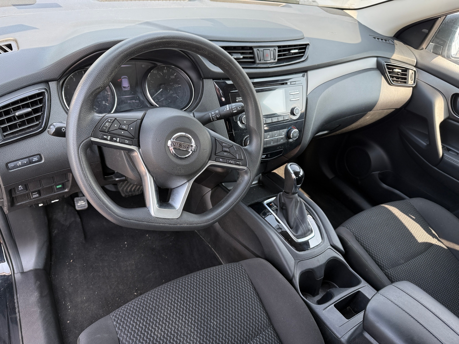 Thumbnail: 2018 Nissan Rogue Sport - 3