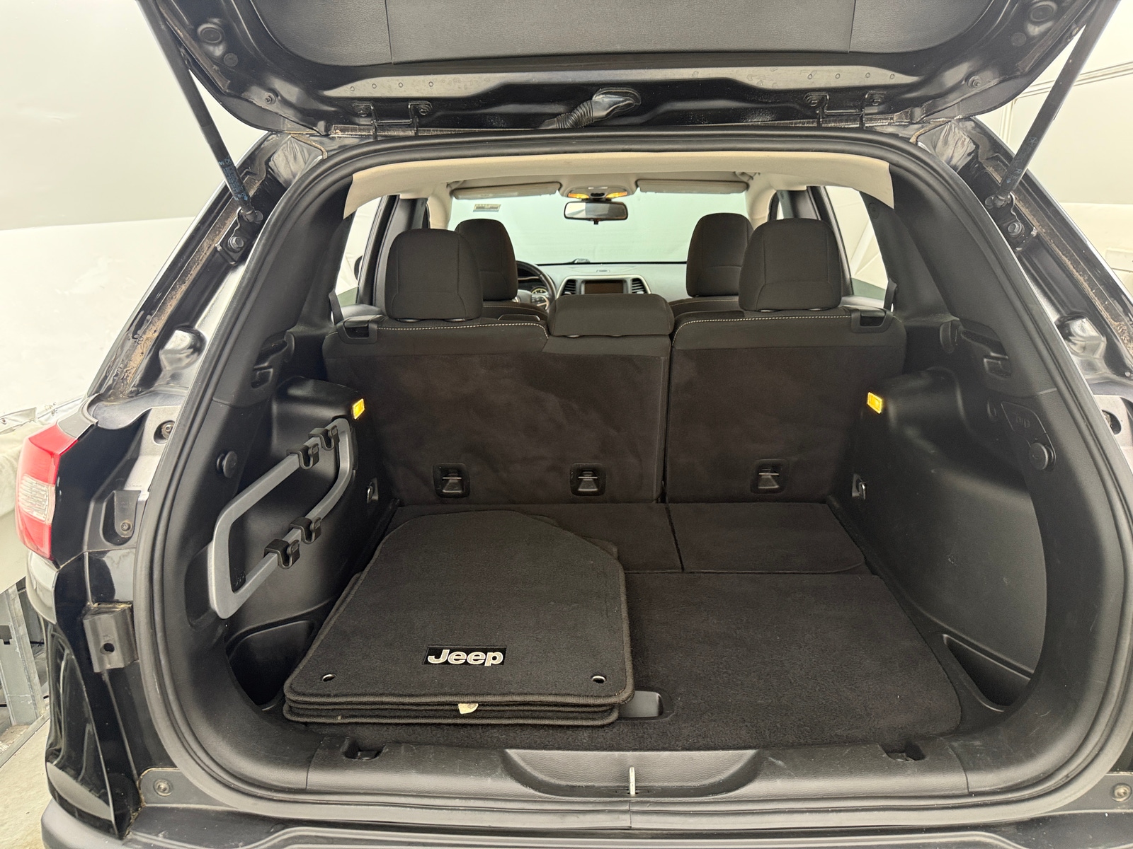 Thumbnail: 2016 Jeep Cherokee - 7