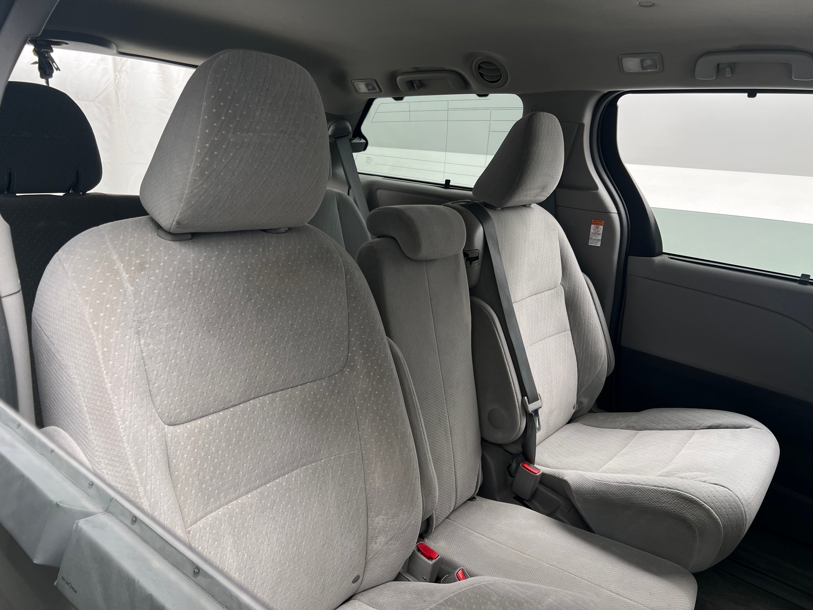Thumbnail: 2017 Toyota Sienna - 6