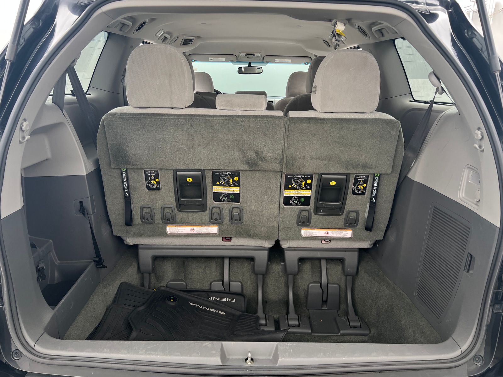 Thumbnail: 2017 Toyota Sienna - 7