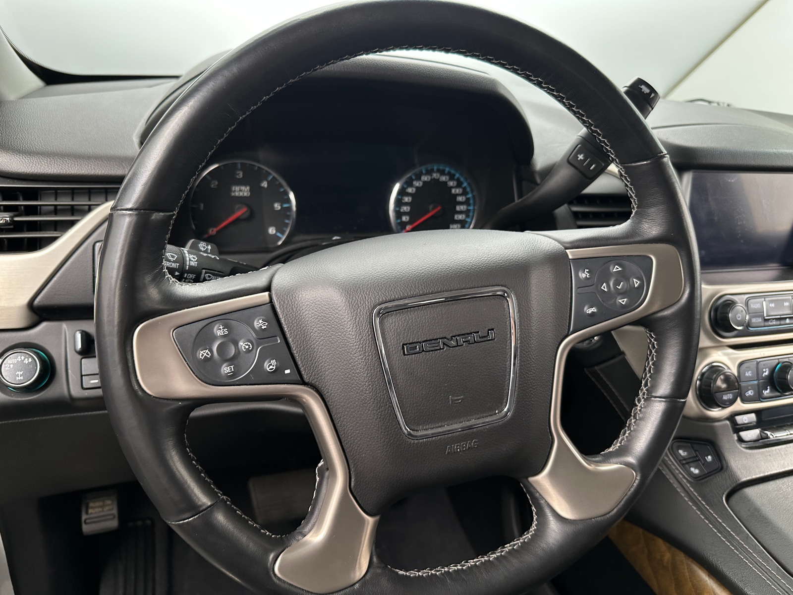 Thumbnail: 2019 GMC Yukon - 4