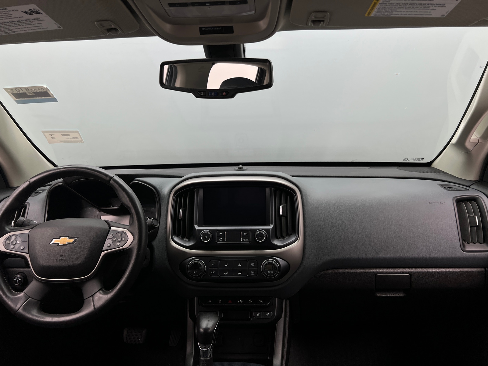 Thumbnail: 2022 Chevrolet Colorado - 3