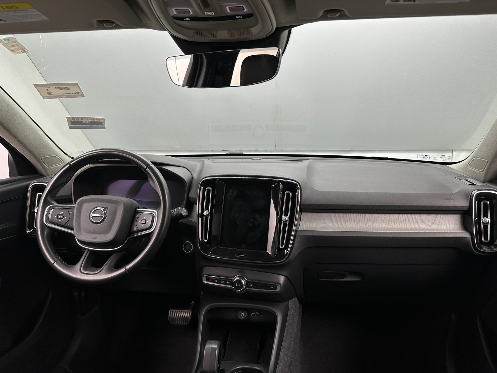 Thumbnail: 2024 Volvo XC40 - 3