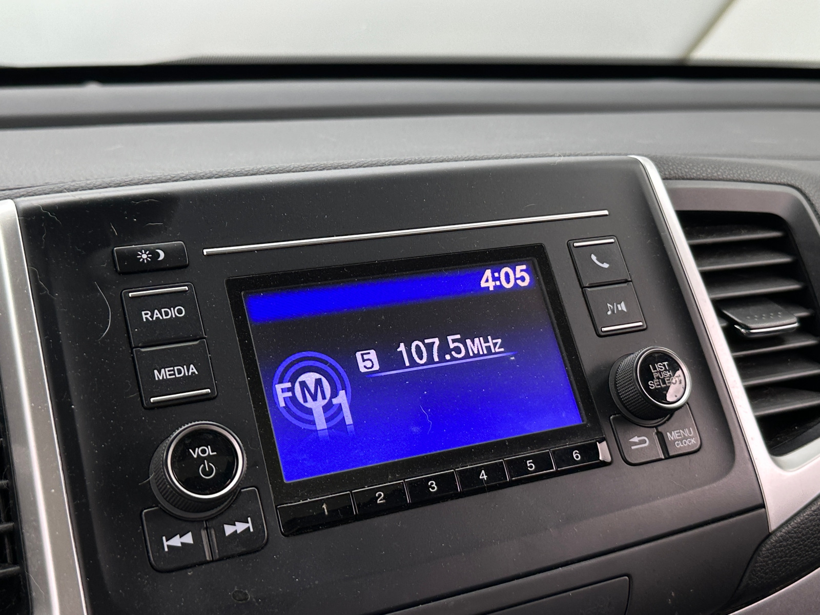 Thumbnail: 2019 Honda Ridgeline - 3
