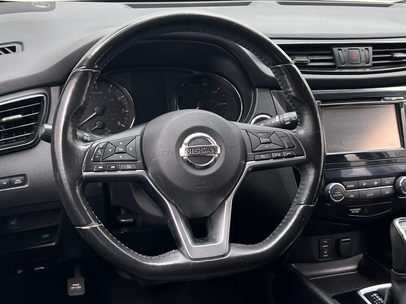Thumbnail: 2017 Nissan Rogue Sport - 5