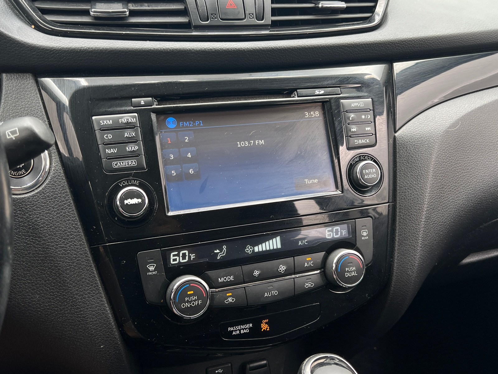Thumbnail: 2017 Nissan Rogue Sport - 4