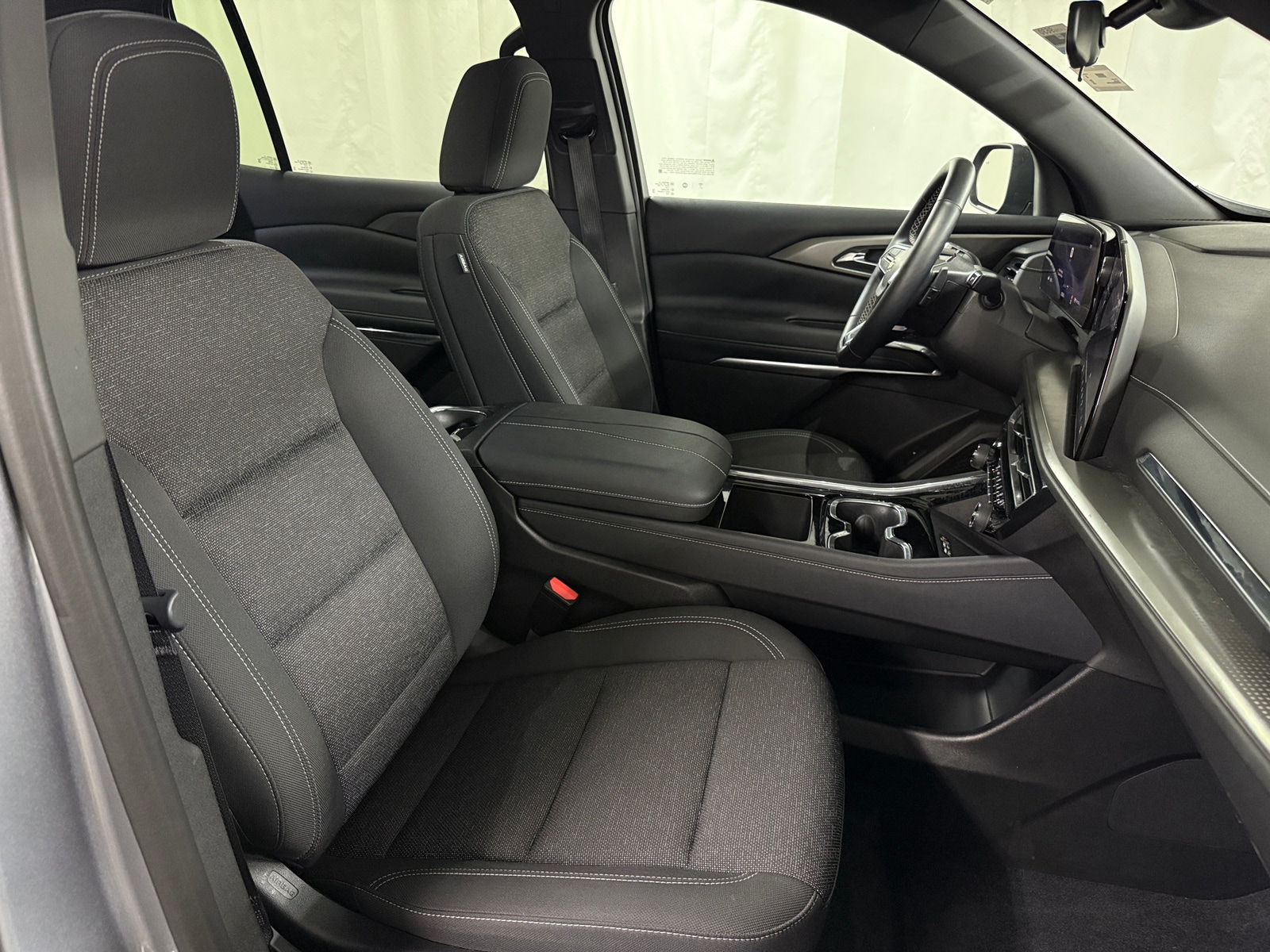 Thumbnail: 2025 Chevrolet Traverse - 2