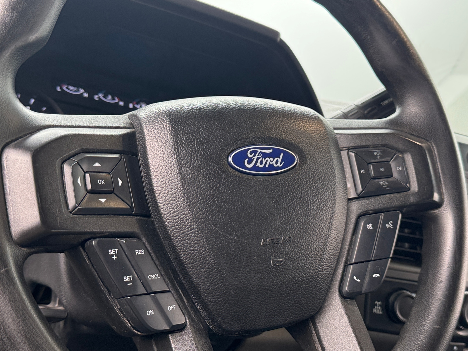 Thumbnail: 2017 Ford Econoline - 5