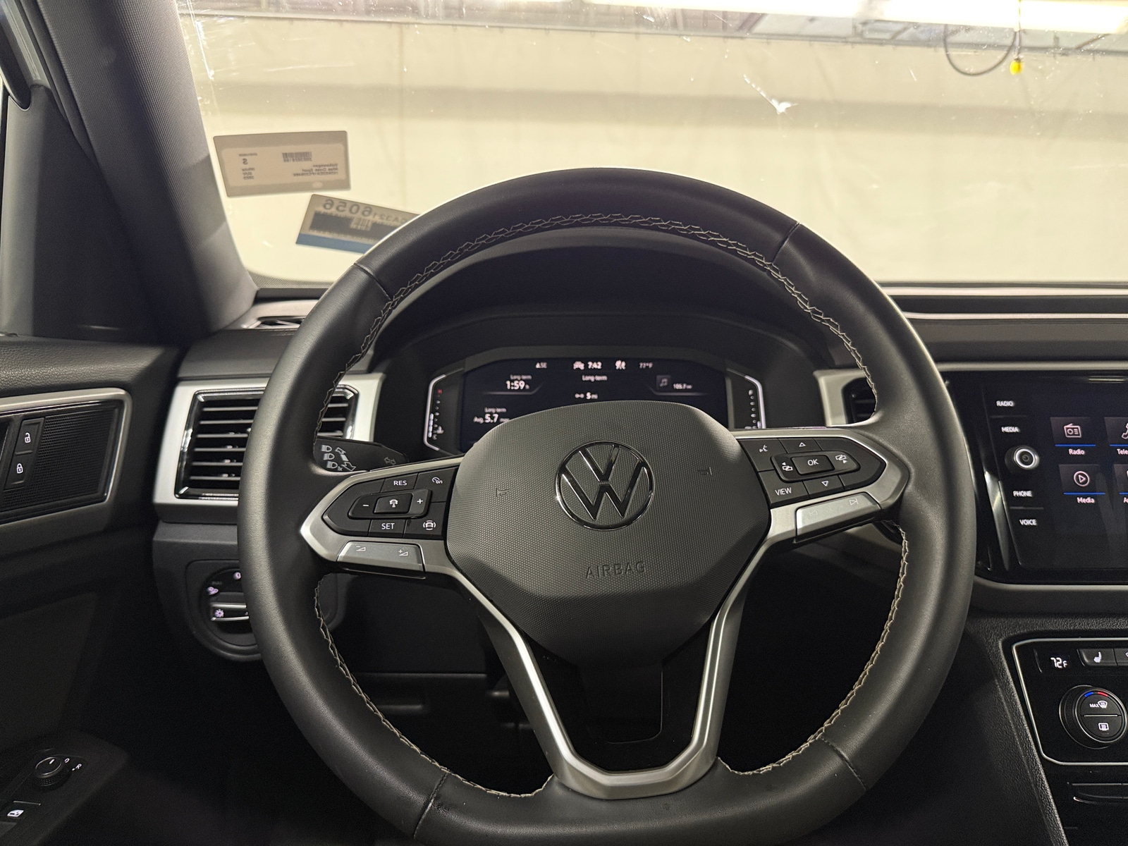 Thumbnail: 2023 Volkswagen Atlas - 4