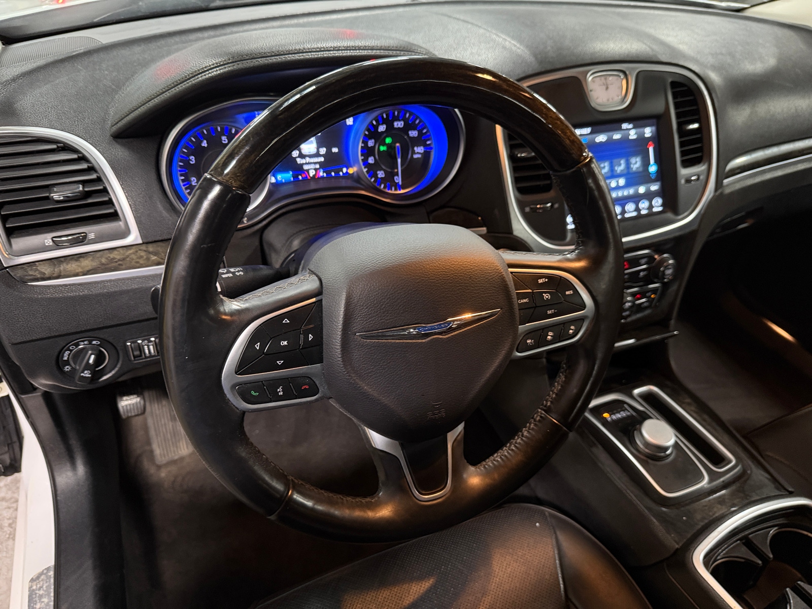 Thumbnail: 2018 Chrysler 300 - 4