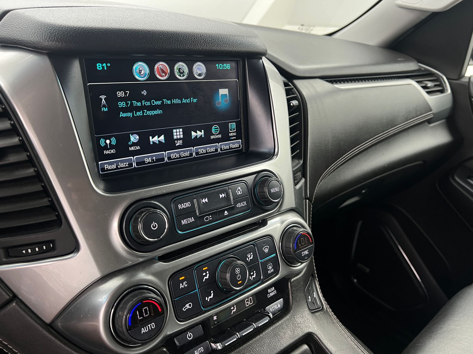 Thumbnail: 2019 Chevrolet Tahoe - 3