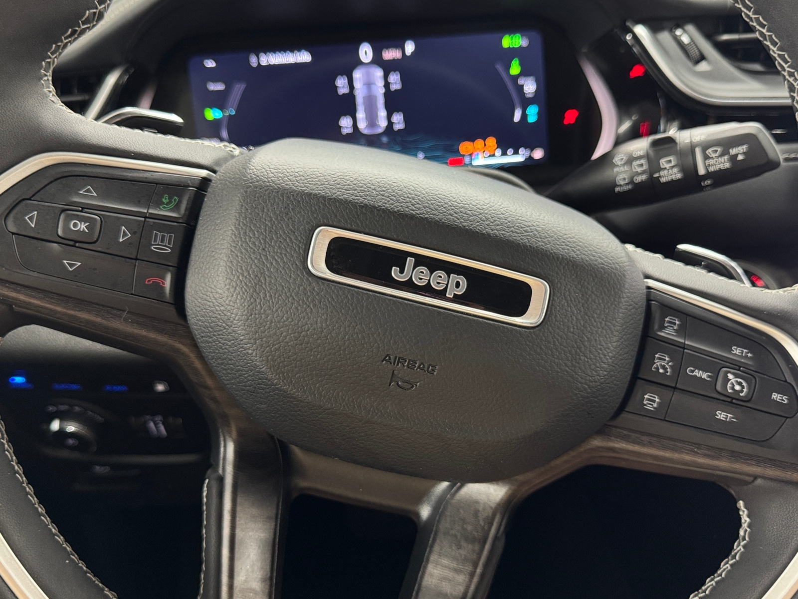 Thumbnail: 2023 Jeep Grand Cherokee - 4