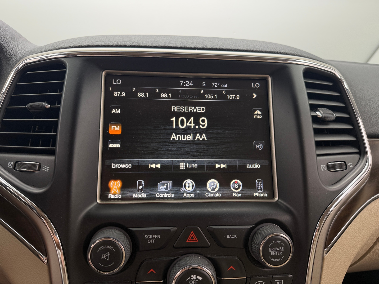 Thumbnail: 2017 Jeep Grand Cherokee - 3