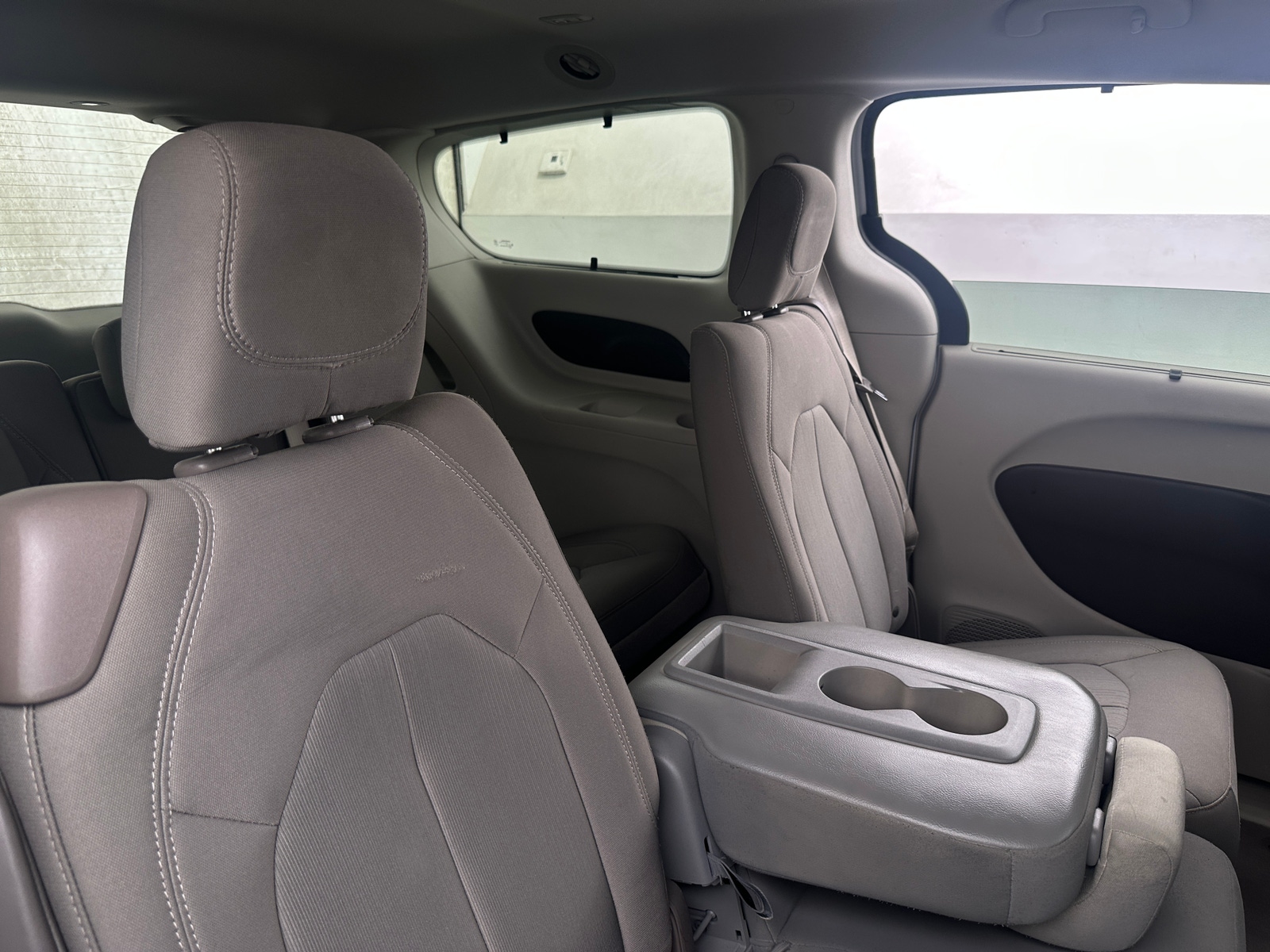 Thumbnail: 2017 Chrysler Pacifica - 6
