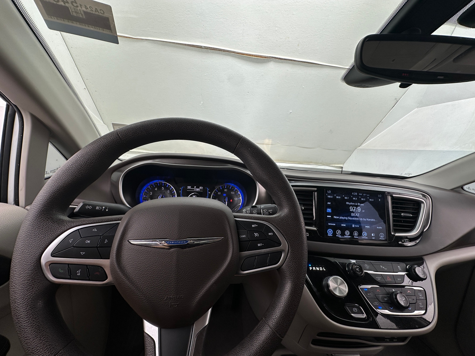 Thumbnail: 2017 Chrysler Pacifica - 3