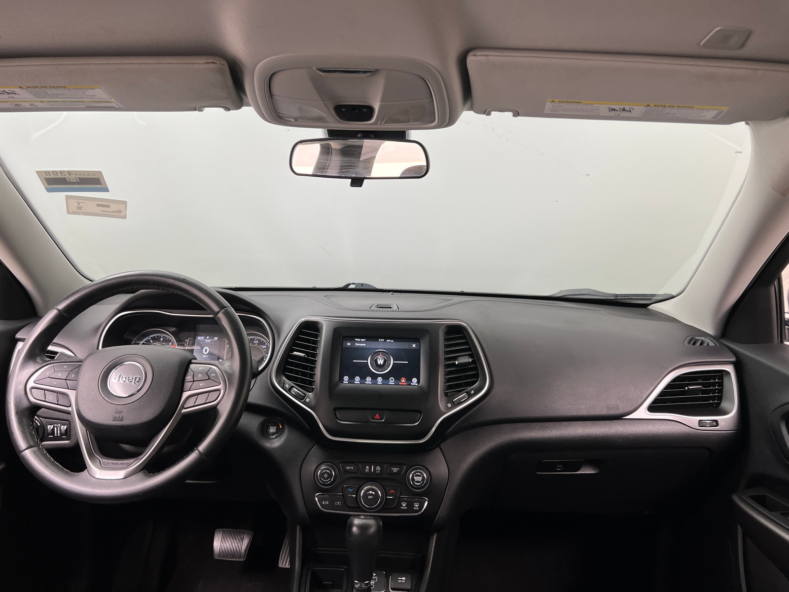 Thumbnail: 2019 Jeep Cherokee - 3