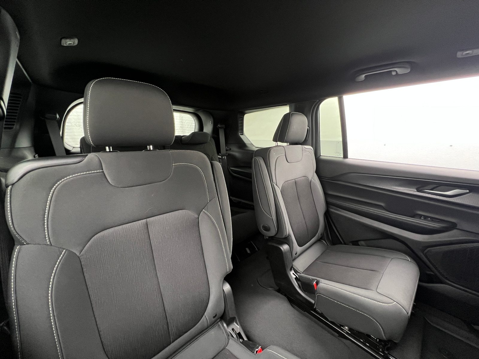 Thumbnail: 2024 Jeep Grand Cherokee L - 6