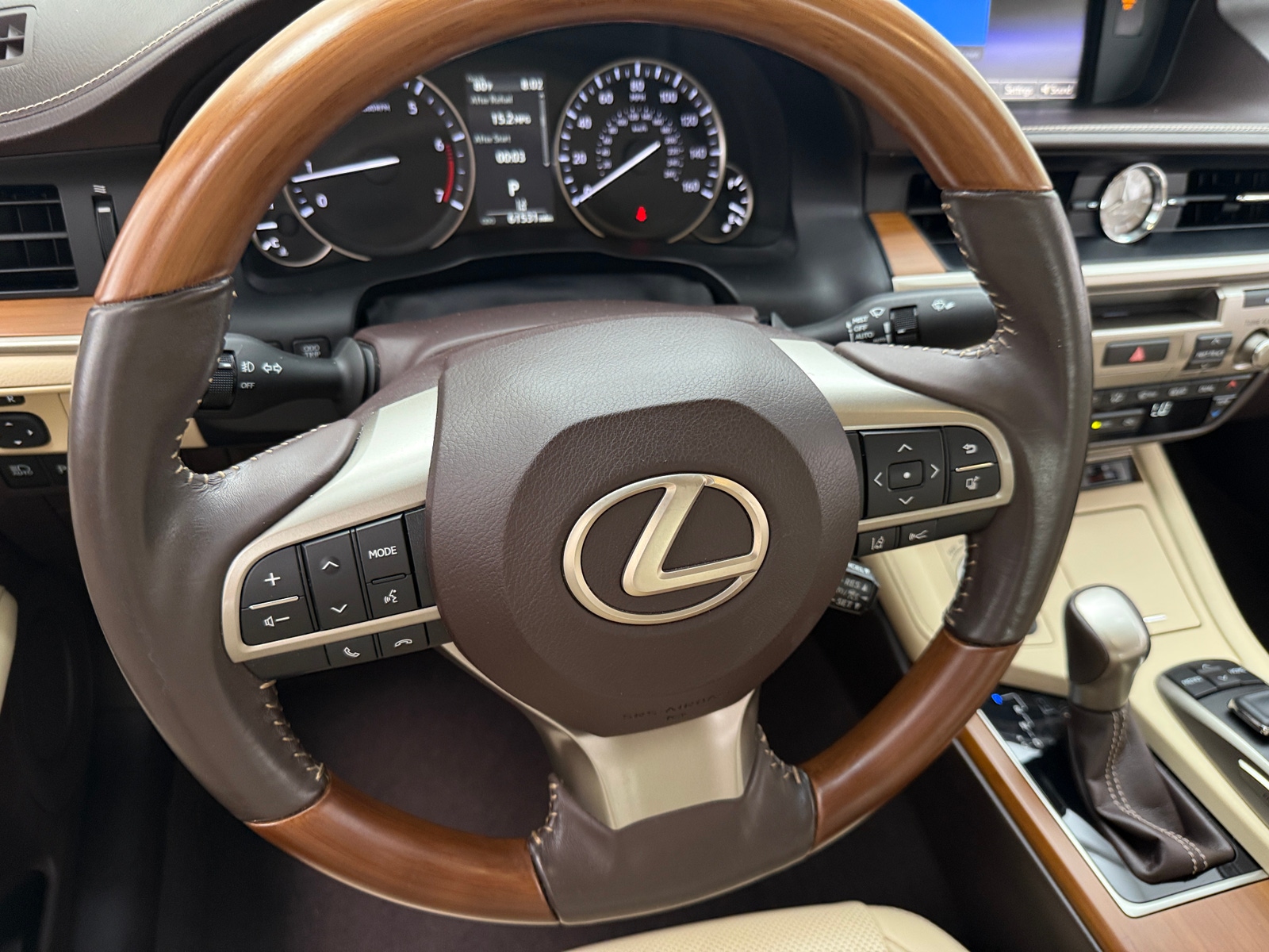 Thumbnail: 2016 Lexus ES - 4