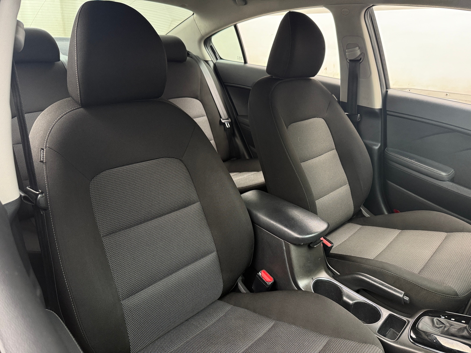 Thumbnail: 2017 Kia Forte - 2