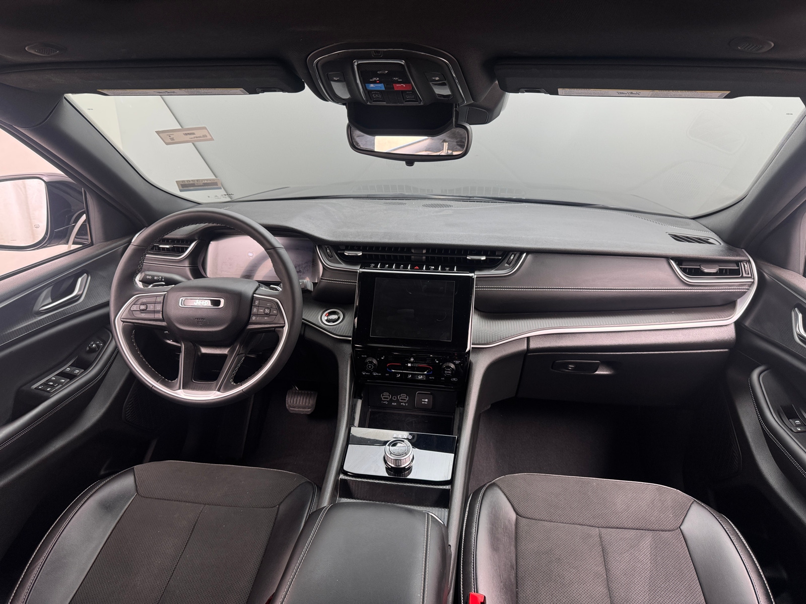 Thumbnail: 2024 Jeep Grand Cherokee - 3
