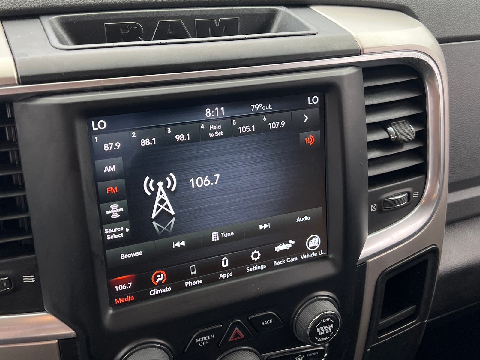 Thumbnail: 2020 RAM 1500 Classic - 4