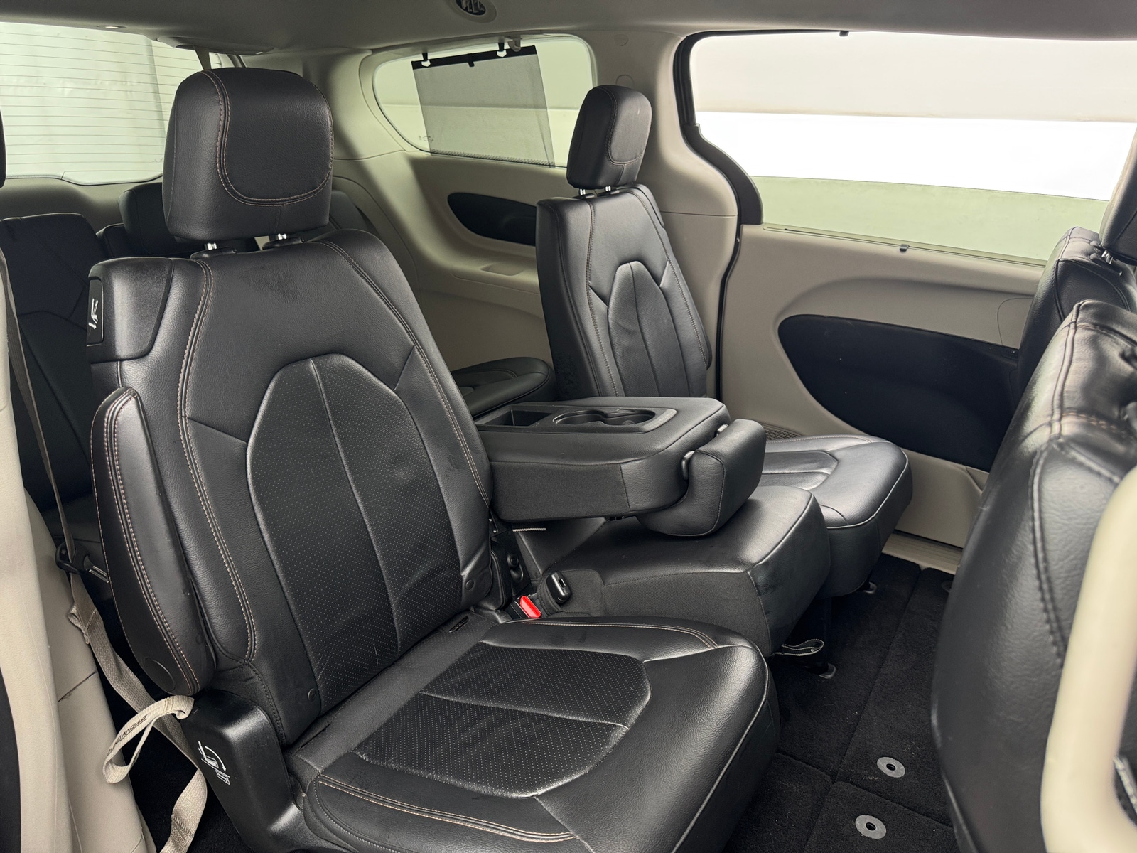 Thumbnail: 2018 Chrysler Pacifica - 5