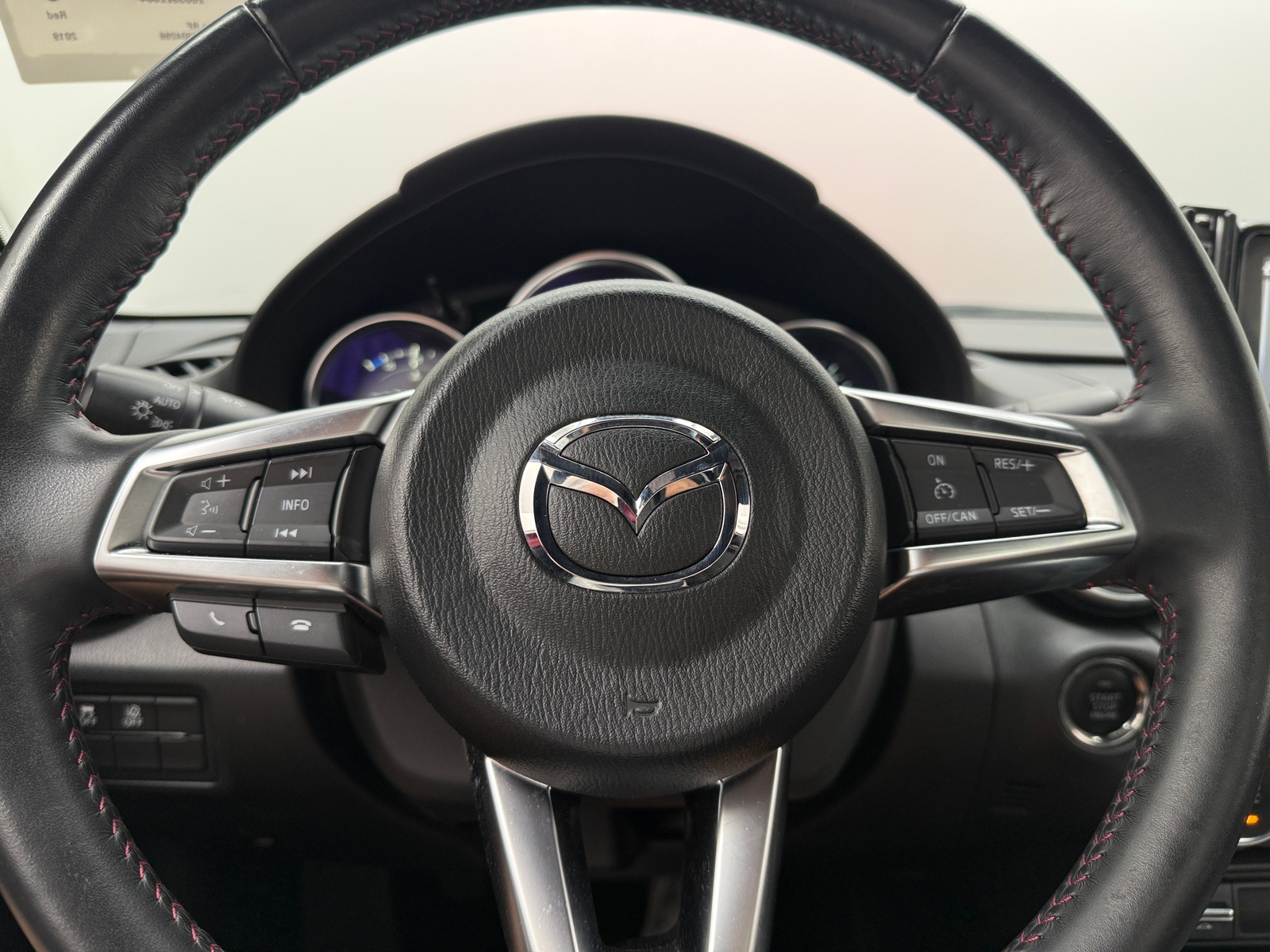 Thumbnail: 2019 Mazda MX-5 Miata - 4