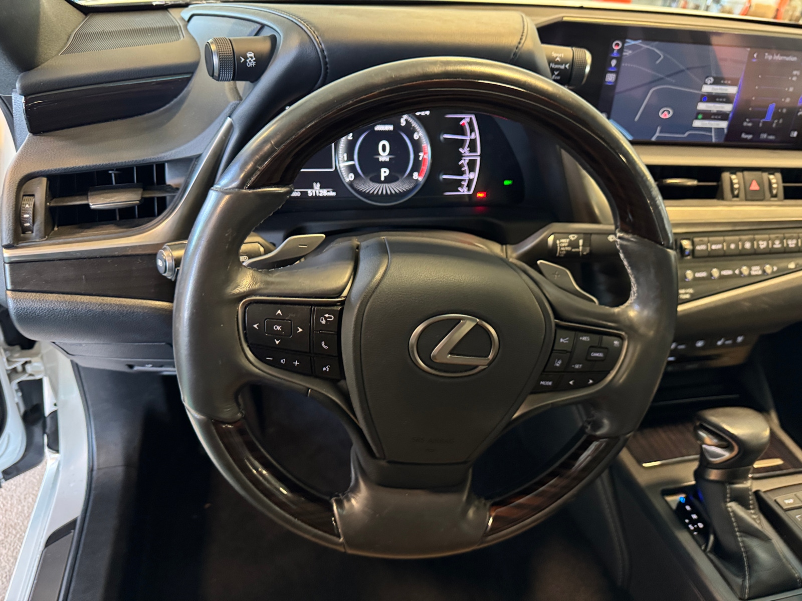 Thumbnail: 2019 Lexus ES - 5