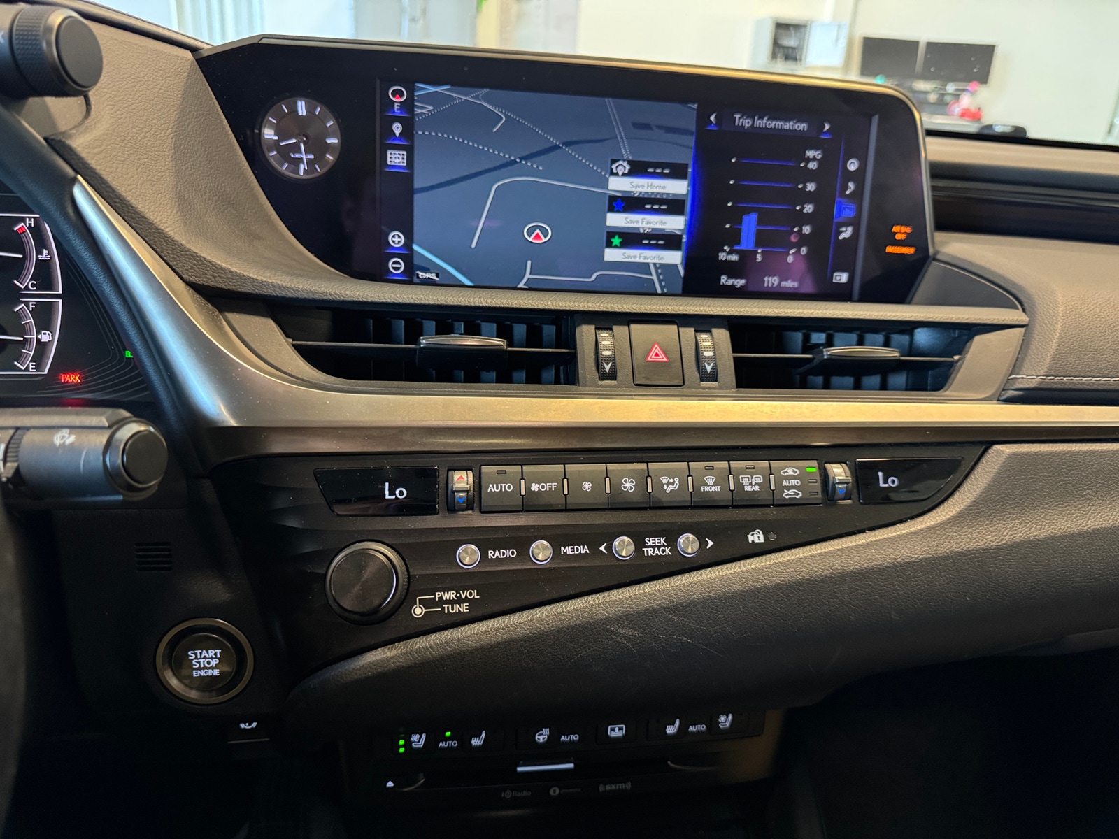 Thumbnail: 2019 Lexus ES - 4