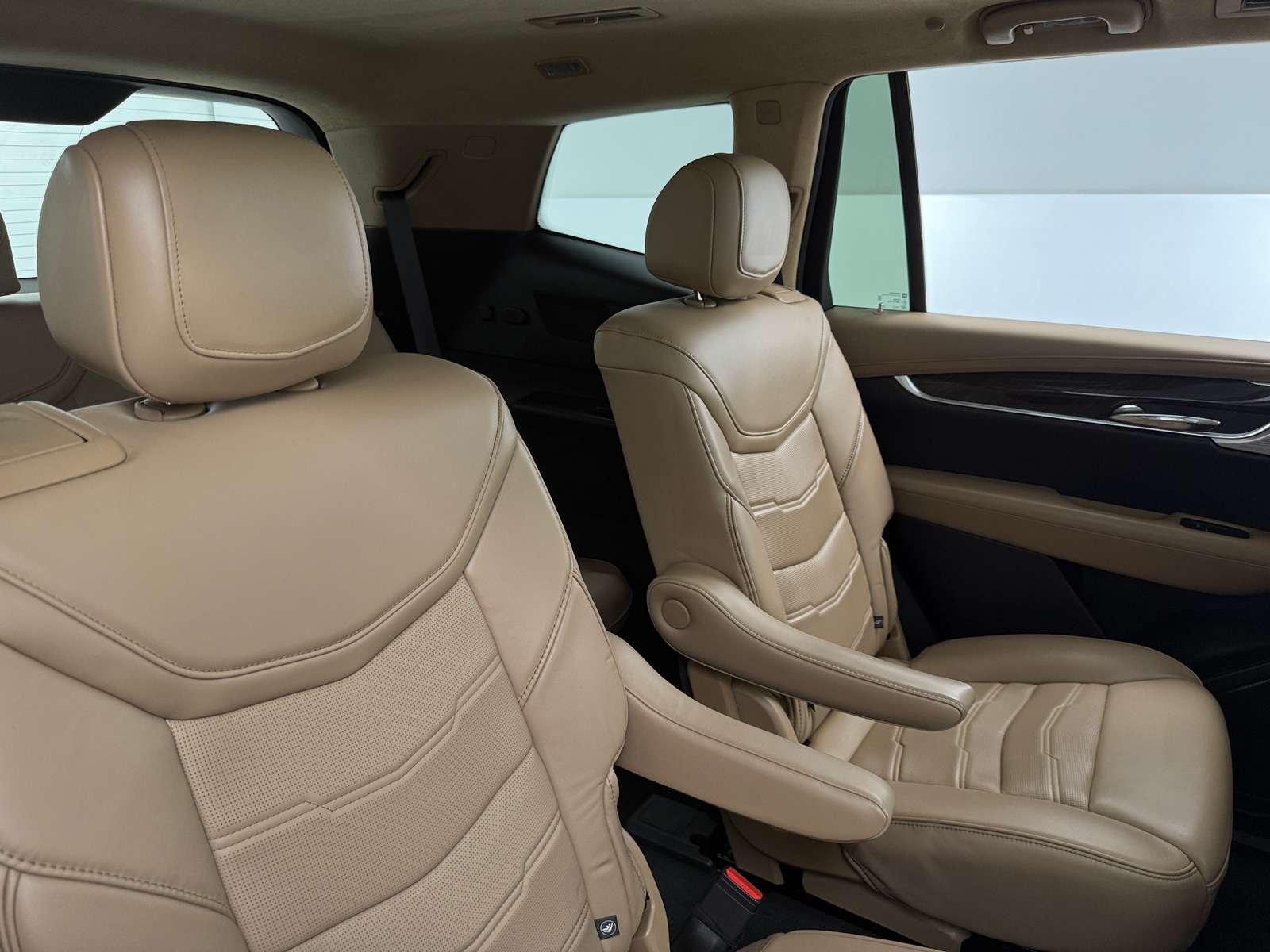 Thumbnail: 2023 Cadillac XT6 - 5