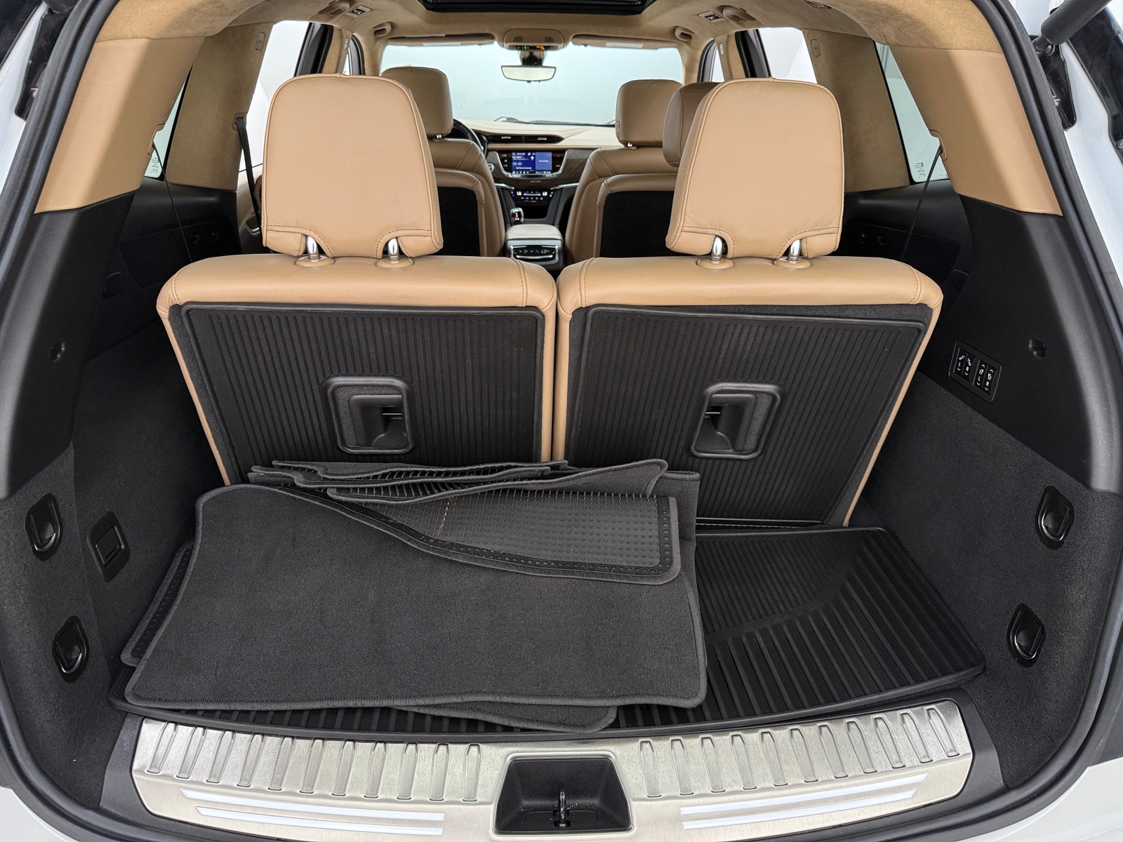 Thumbnail: 2023 Cadillac XT6 - 6