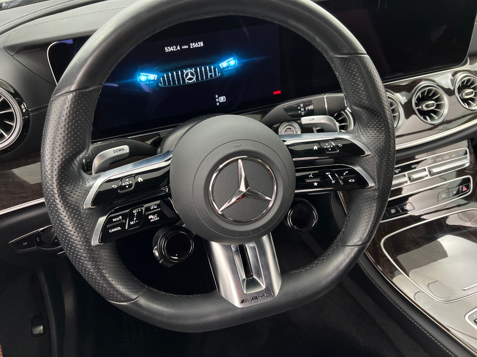 Thumbnail: 2021 Mercedes-Benz E-Class - 4