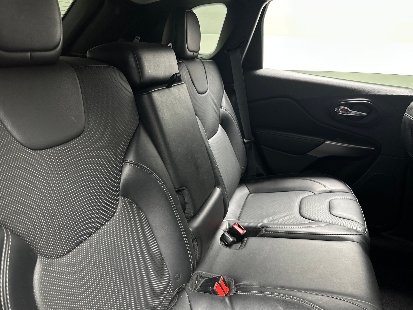 Thumbnail: 2019 Jeep Cherokee - 5