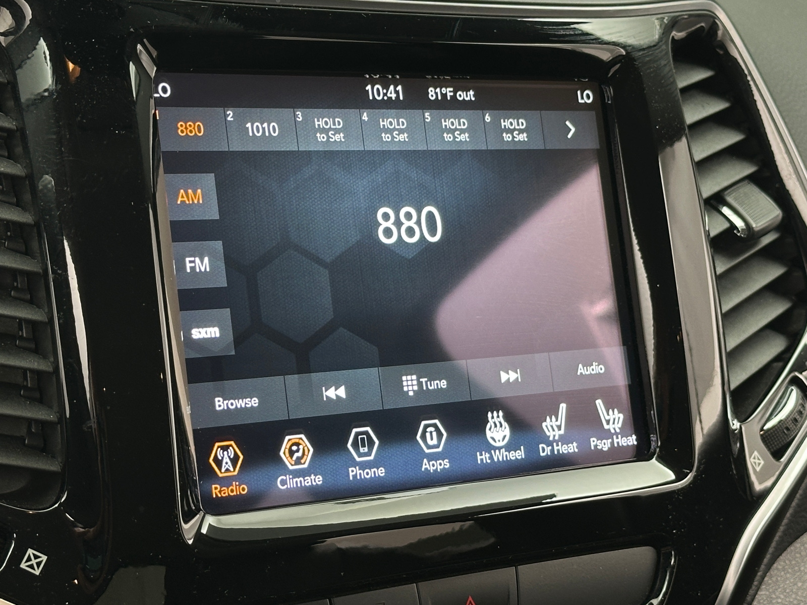 Thumbnail: 2019 Jeep Cherokee - 3