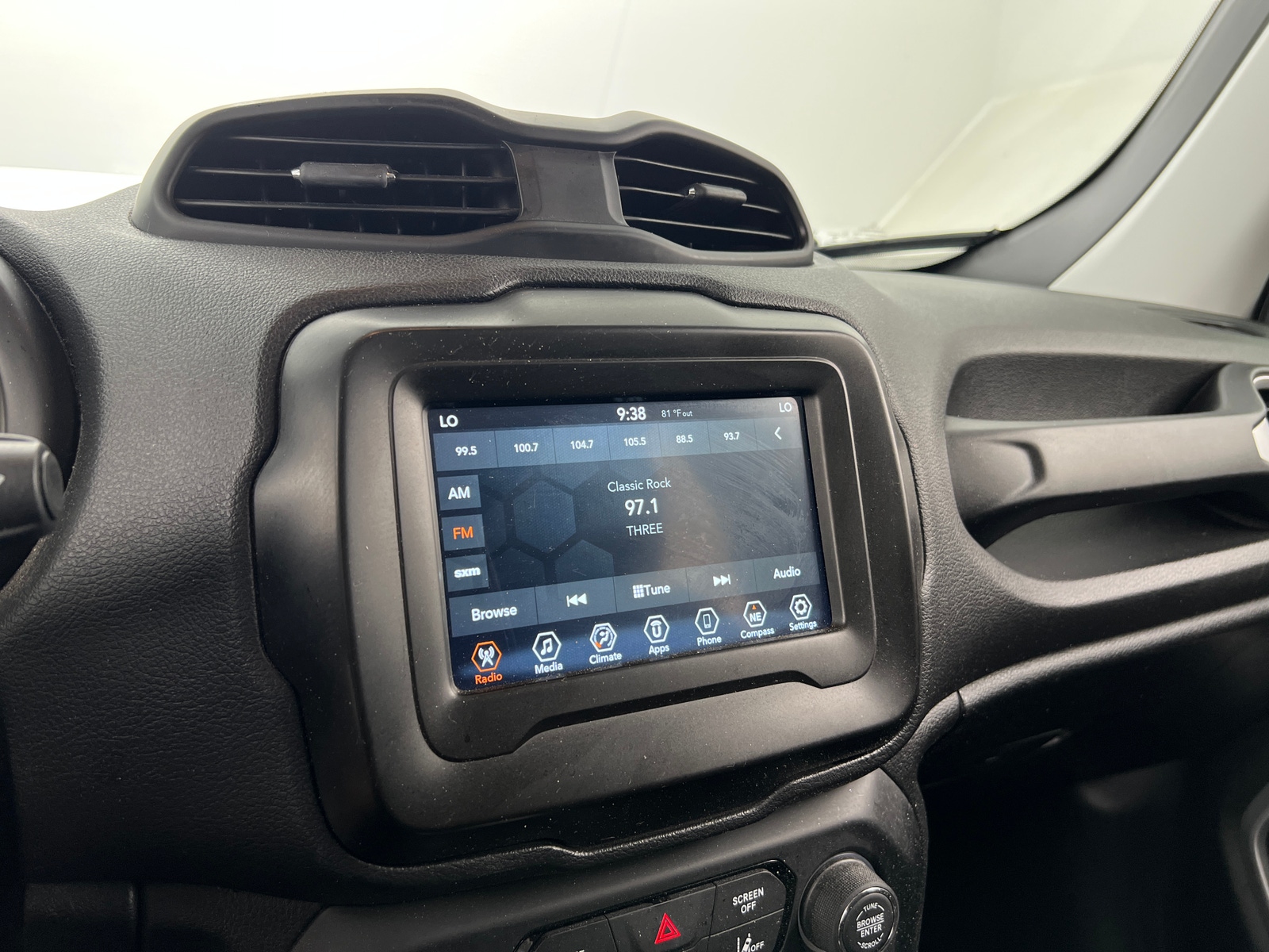 Thumbnail: 2021 Jeep Renegade - 4