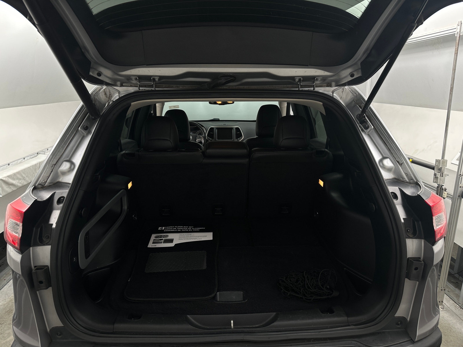 Thumbnail: 2015 Jeep Cherokee - 6