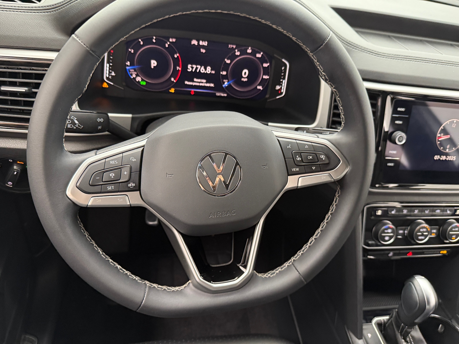 Thumbnail: 2023 Volkswagen Atlas - 4