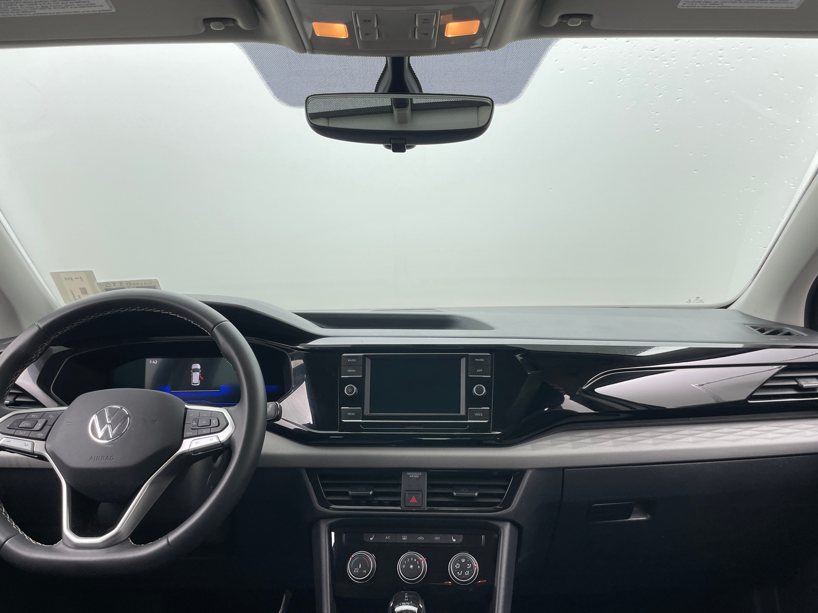 Thumbnail: 2023 Volkswagen Taos - 3