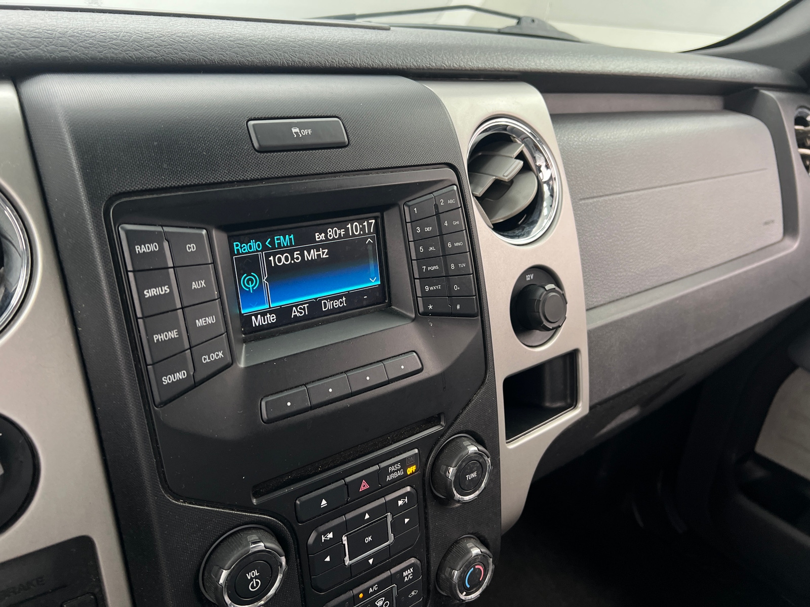 Thumbnail: 2013 Ford Econoline - 4